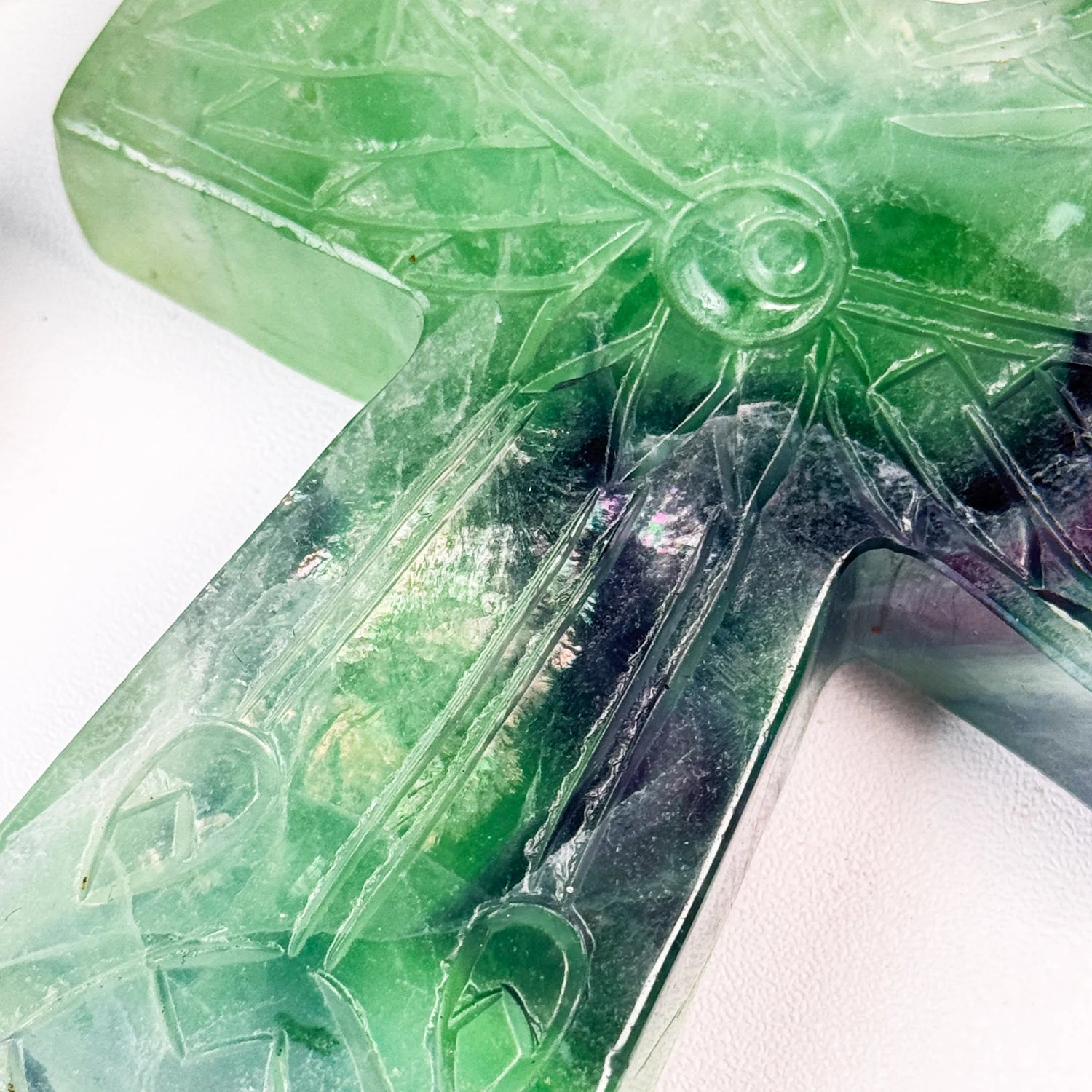 批发厂家价格抛光水晶雕刻彩虹萤石安克生命护身符水晶工艺品获取能量